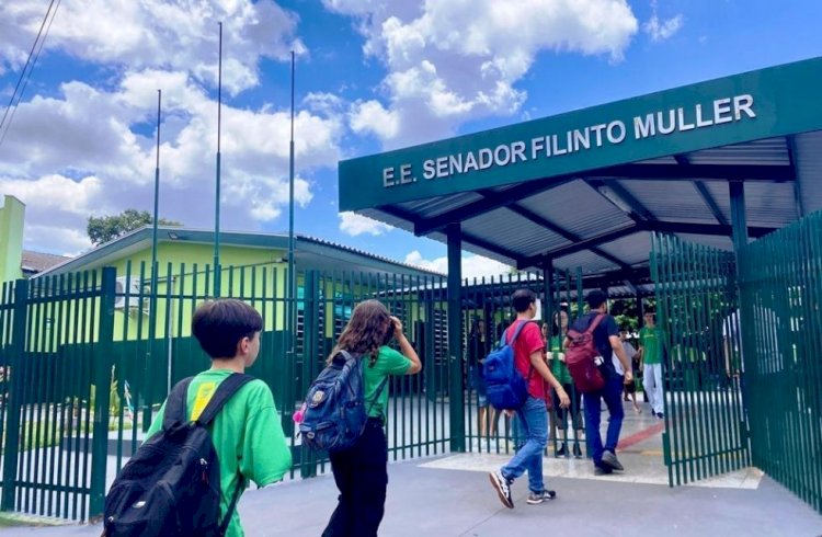 MS regulamenta uso de celulares nas escolas da Rede Estadual; veja como vai funcionar